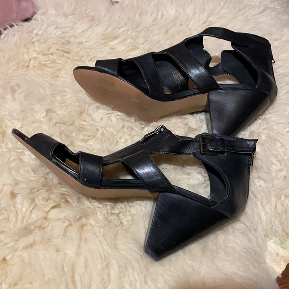 Vince Camuto leather gladiator shoes - Picture 13 of 14